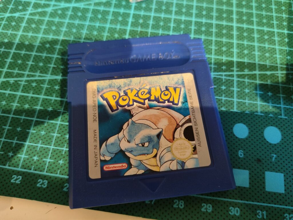 Bild eines "Pokémon Blau" Moduls für Gameboy